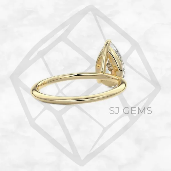 classic solitaire | pear with 9k yellow gold metal and  shape diamond