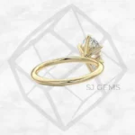 six prong solitaire | oval with 9k yellow gold metal and  shape diamond