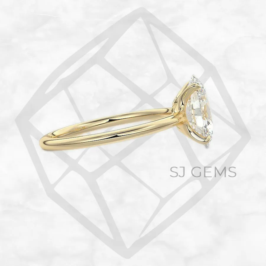 single spoon | oval with 9k yellow gold metal and  shape diamond