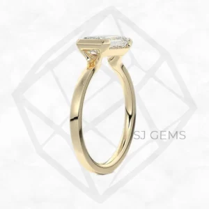 the embrace | emerald with 9k yellow gold metal and  shape diamond