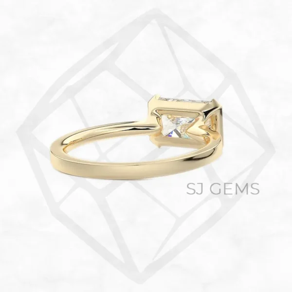 the embrace | radiant with 9k yellow gold metal and  shape diamond