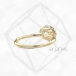 the embrace | round with 9k yellow gold metal and  shape diamond