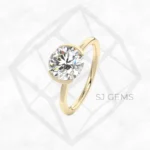 the embrace | round with 9k yellow gold metal and  shape diamond