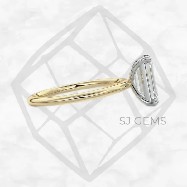 two tone | emerald with 9k yellow gold metal and  shape diamond