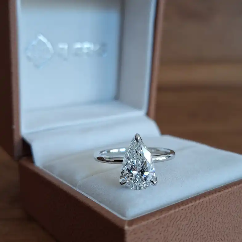 pear cut diamond ring